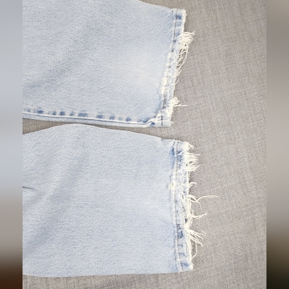 Wrangler Straight Leg Light Wash Distressed Condition 100%Cotton Jeans - 40 × 32 - Picture 6 of 6